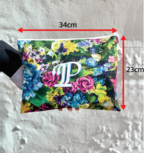 將圖片載入圖庫檢視器 IIP Floral Clutch Bag
